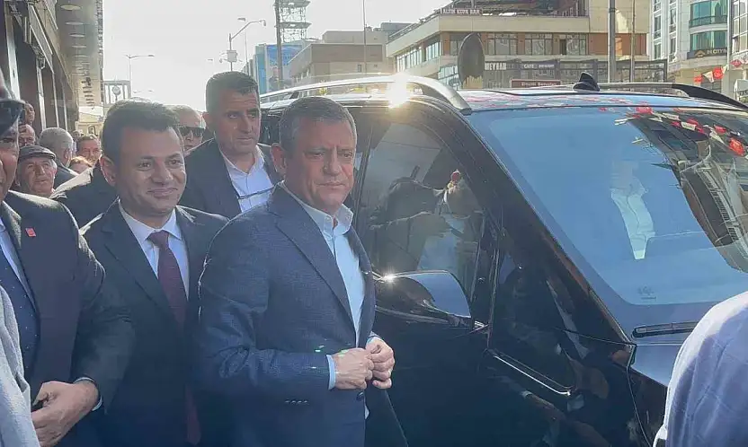 CHP Genel Başkanı Özel Gaziantep'te partililerle bir araya geldi