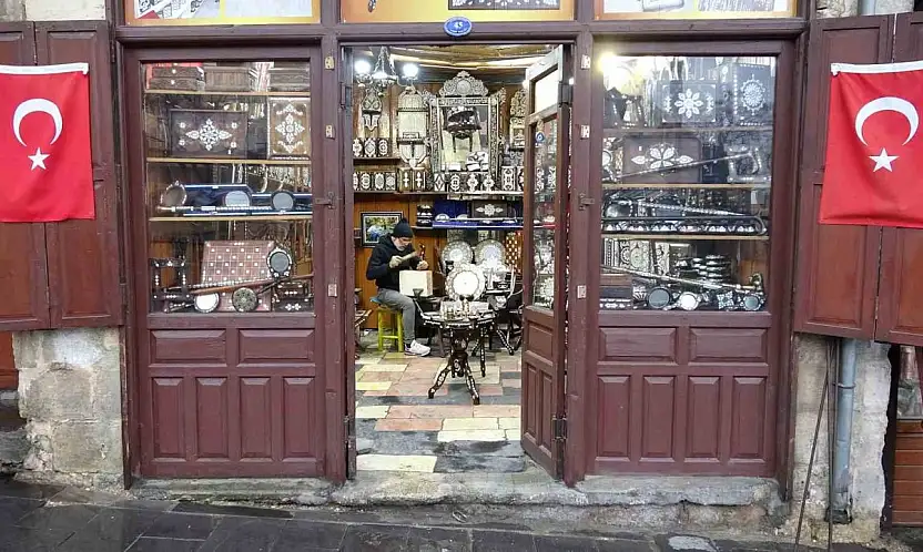 Dayısından öğrendiği padişah mesleğini 44 yıldır sürdürüyor