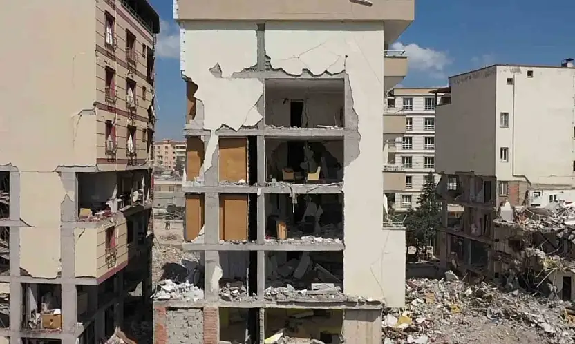 Depremin yıktığı Nurdağı küllerinden doğdu