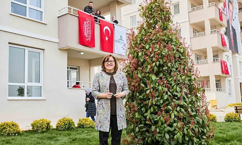 En az 4 çocuğu olan ailelere çekilişsiz kurasız ev verilecek