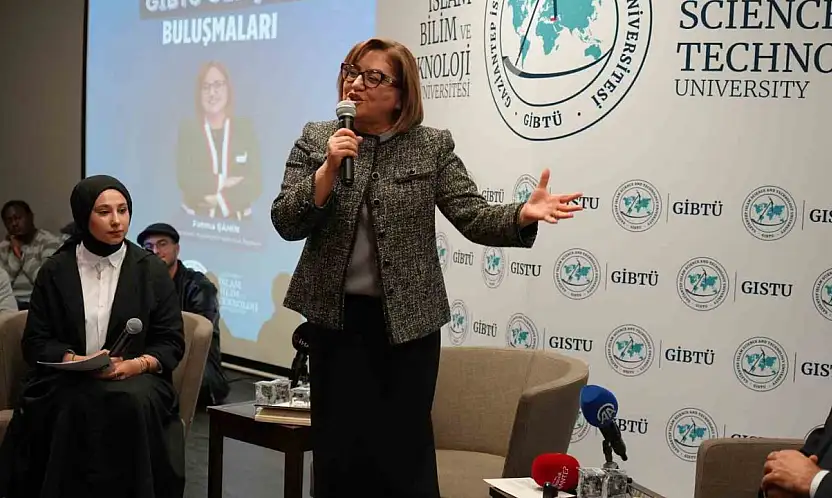 Fatma Şahin, GİBTÜ gençlik buluşmalarında öğrencilerle bir araya geldi