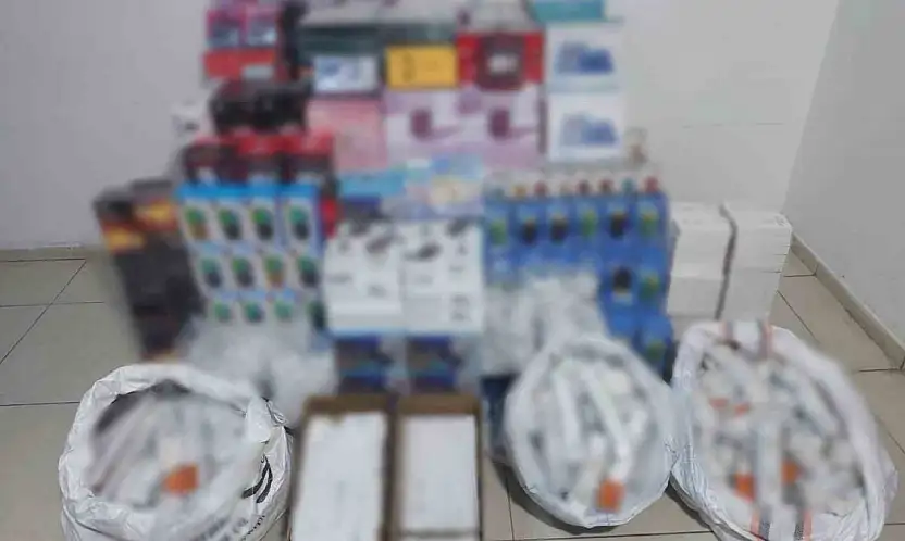 Gaziantep'te 1,3 milyon TL'lik kaçak elektronik eşya ele geçirildi: 1 gözaltı
