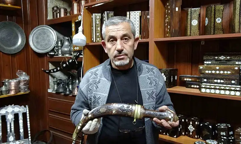 Gaziantep'te antika silahlar sedef kakma sanatıyla süsleniyor