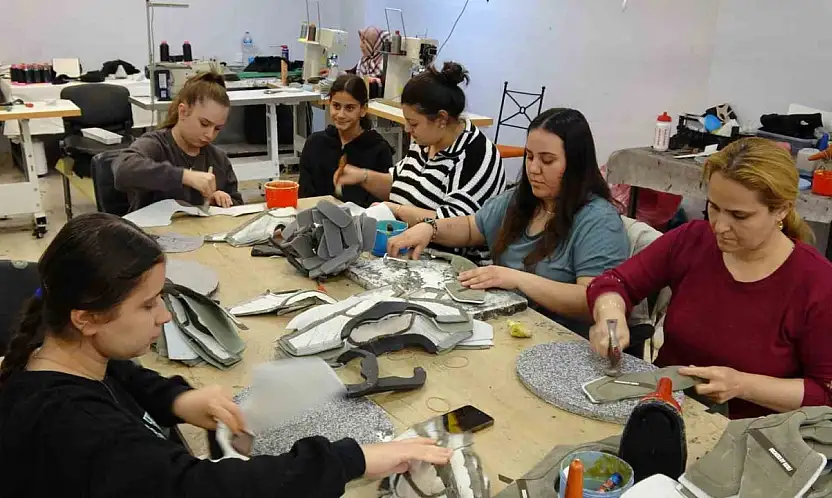 Gaziantep'te ayakkabı sektörünün imdadına kadınlar yetişti