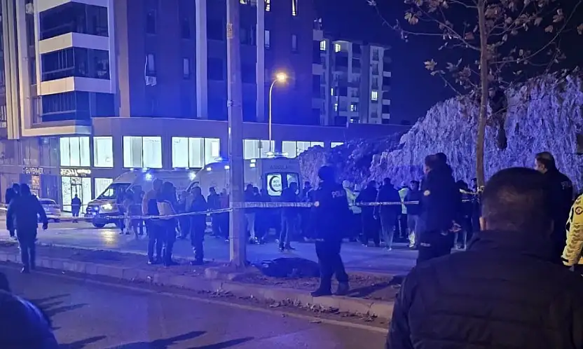 Gaziantep'te feci kaza: Otomobilin çarptığı anne öldü, kızı ağır yaralandı