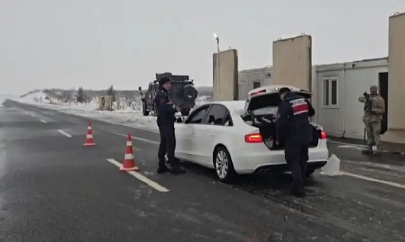 Gaziantep'te jandarmadan 2 bin 60 personelle yılbaşı ve kar yağışı tedbiri
