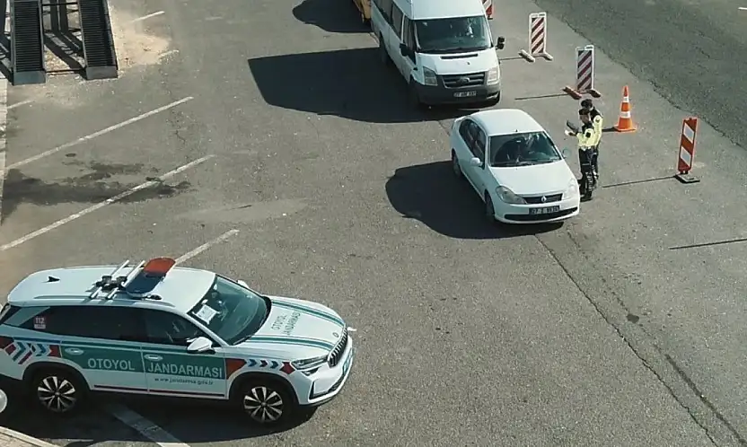 Gaziantep'te jandarmadan dron destekli trafik denetimi