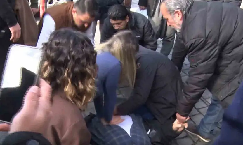 Gaziantep'te kalbi duran yaşlı adama yoldan geçen vatandaşlar kalp masajı yaptı