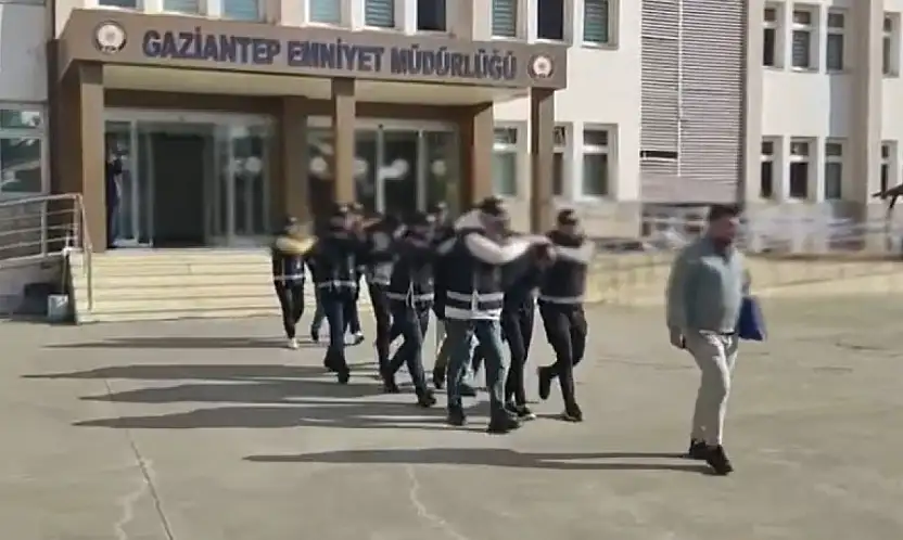 Gaziantep'te mesaj salonunu silahla tehdit edenlere operasyon: 3 şahıs tutuklandı