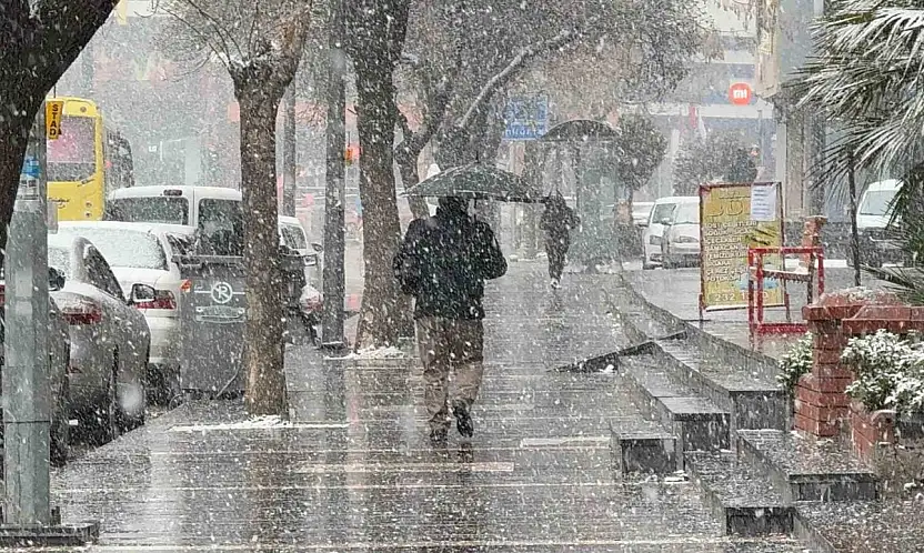 Gaziantep'te yoğun kar yağışı etkili oluyor