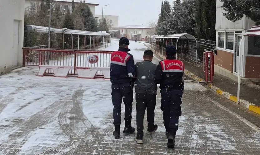 Hırsızlık suçundan 15 yıl cezayla aranan şahıs yakalandı