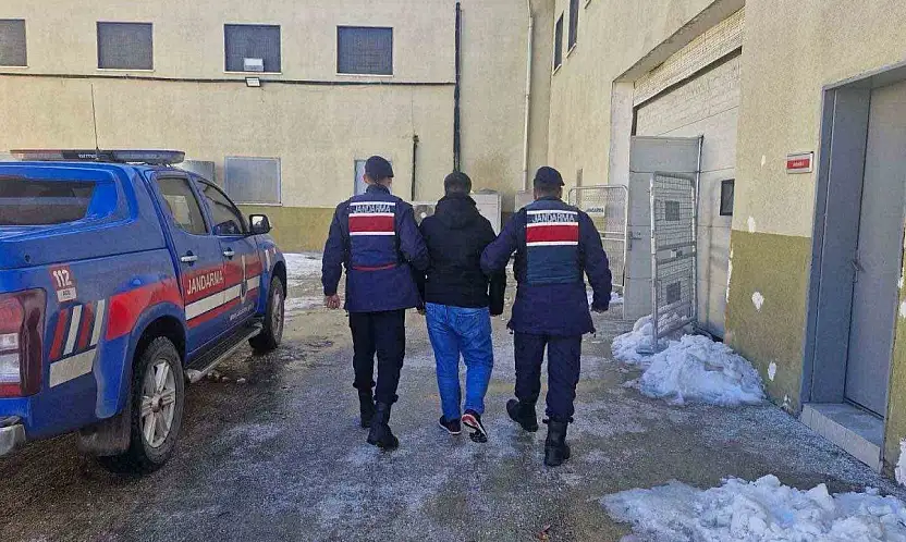 Hırsızlık suçundan kesinleşmiş 15 yıl cezayla aranan şahıs yakalandı