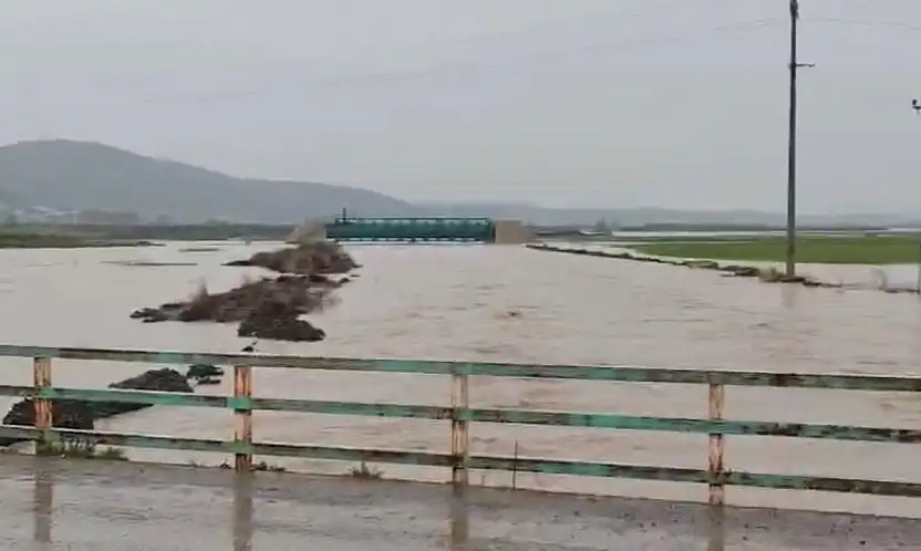 İslahiye'de sağanak sonrası ev ve tarlaları su bastı