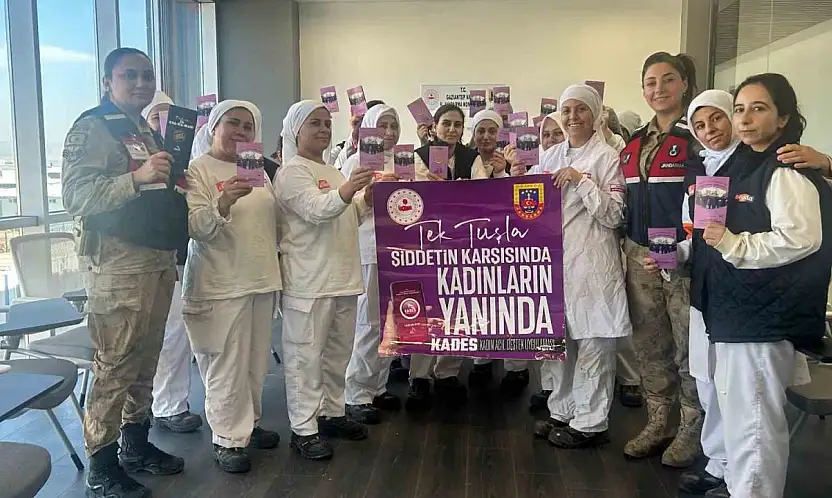 Jandarma ekipleri 2025 yılında KADES uygulamasını tanıttı