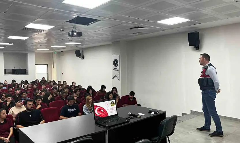 Jandarmadan öğrencilere siber güvenlik eğitimi