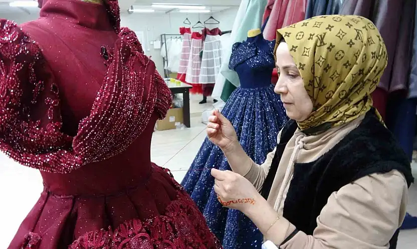 Kiraladığı gelinlik hayatını değiştirdi