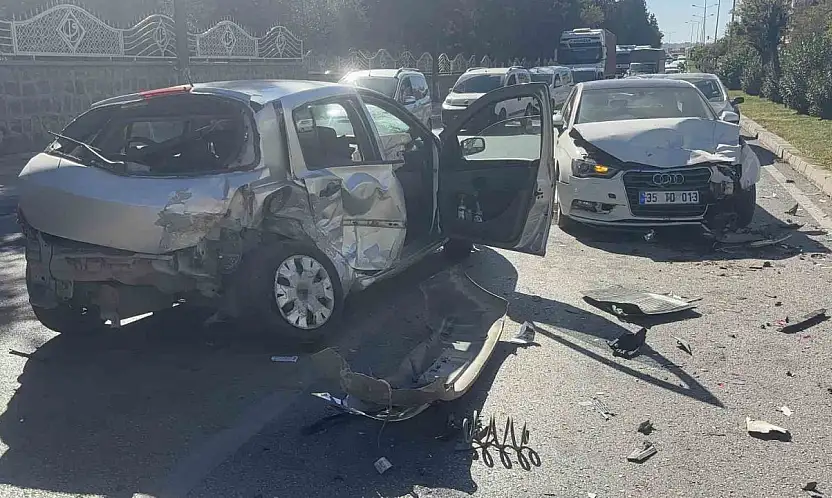 Kontrolden çıkan otomobil karşı şeride uçarak iki otomobile çarptı: 4 yaralı