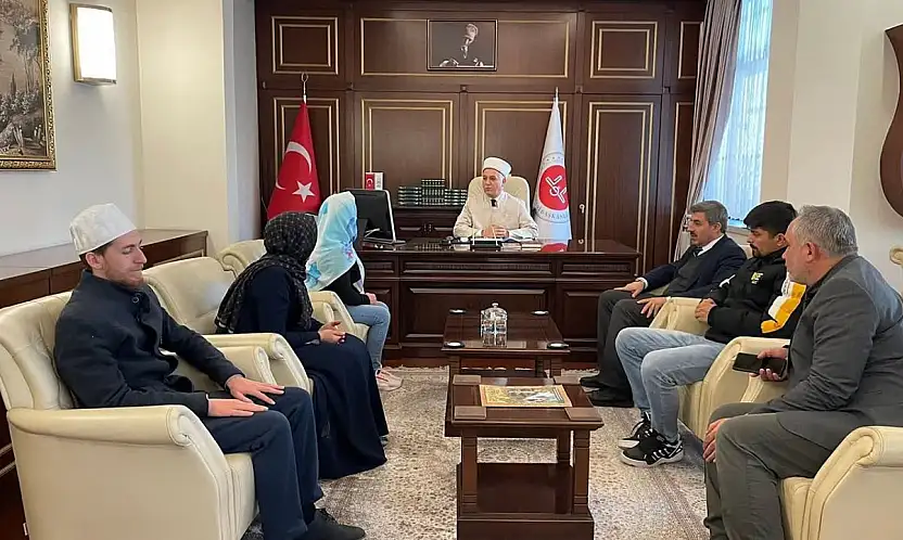 Macar kadın Kur'an-ı Kerim'den etkilenerek Müslüman oldu