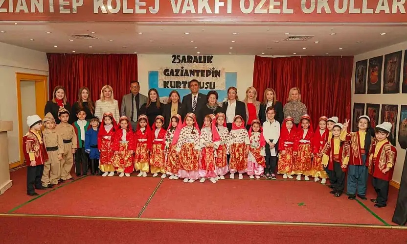 Minik GKV'lilerden '25 Aralık Gaziantep'in Kurtuluşu' töreni