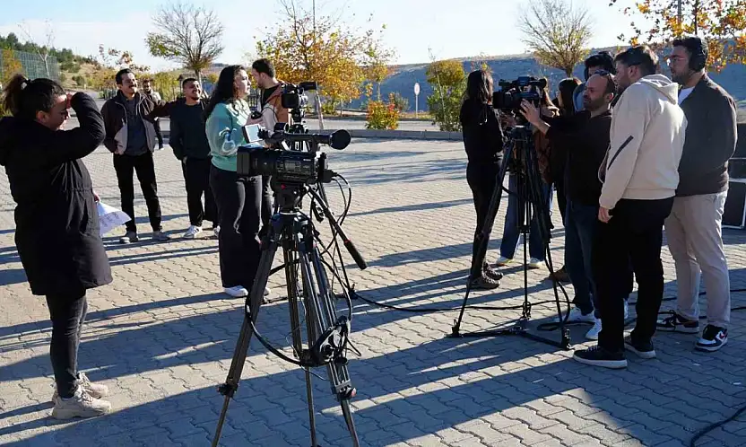 Mobil Basın Evi Gaziantep'te öğrencilerle buluştu