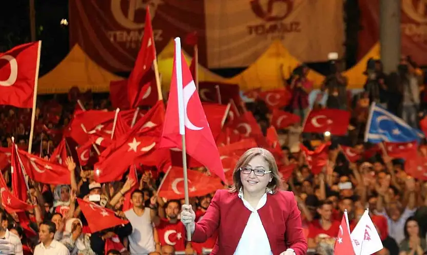 Şahin: 'Cumhuriyet, birliğimizin ve kararlılığımızın ebedi simgesidir'