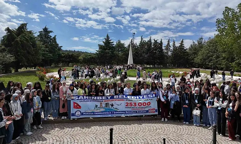 Şahinbey, 253 bin gazi torununu özel uçakla şehit topraklarına ulaştırdı