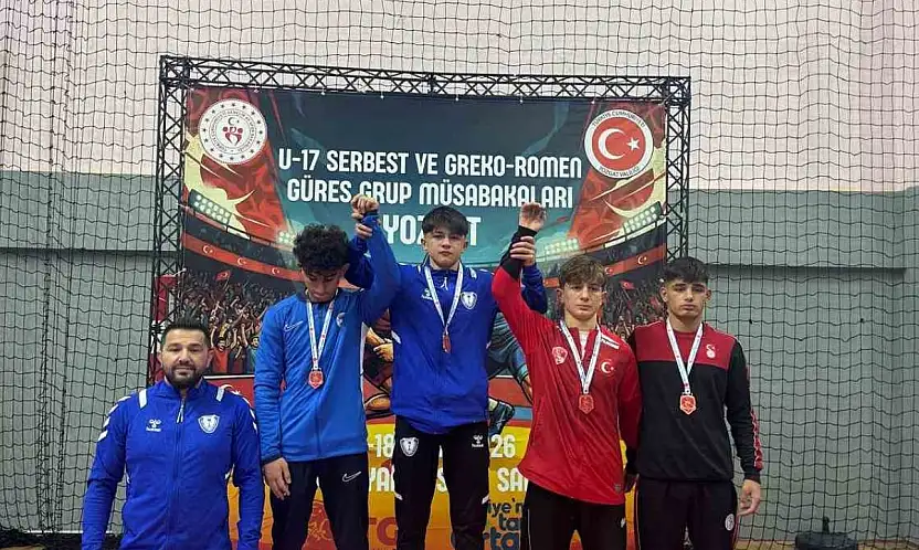 Şahinbey Belediye Spor, U17 güreşte grup şampiyonu