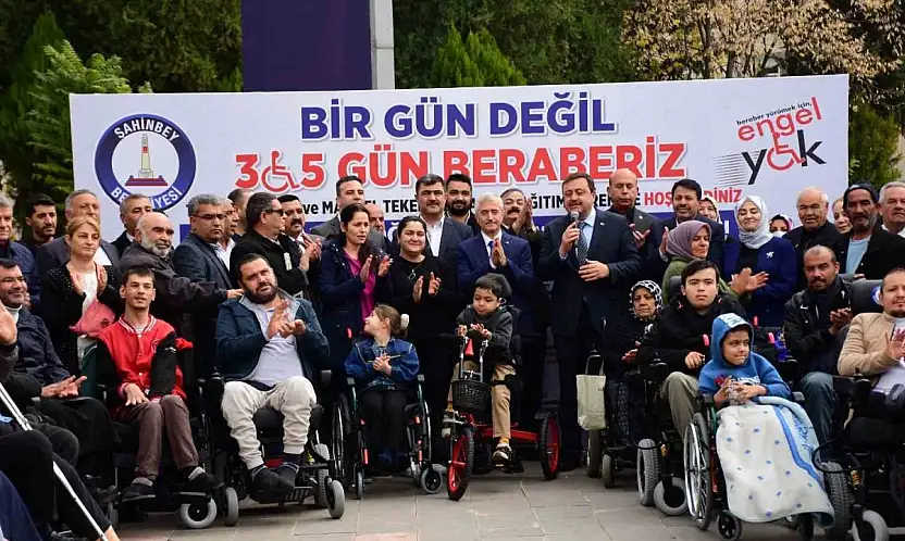 Şahinbey Belediyesi'nden 177 engelliye akülü ve manuel tekerlekli sandalye