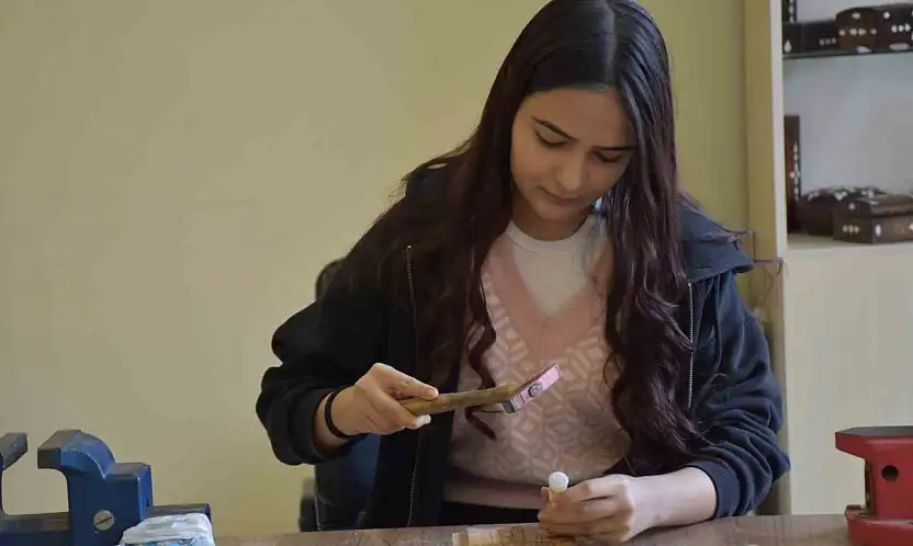 Sedef kakma sanatı kadın hüneriyle buluştu
