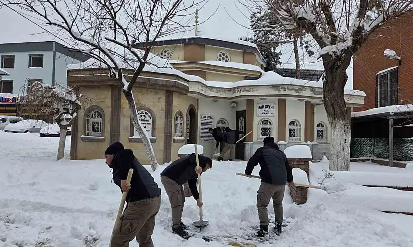 Şehitkamil'de camiler ibadete hazır