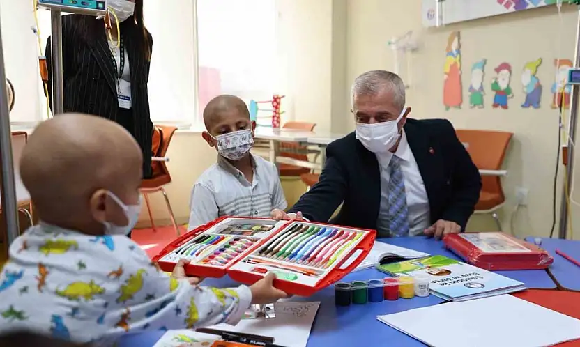 Tahmazoğlu'ndan lösemili çocuklara moral