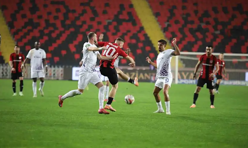 Trendyol Süper Lig: Gaziantep FK: 0 - Eyüpspor: 1 (İlk yarı)