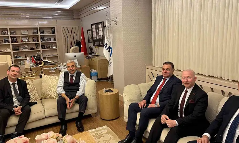 Türkiye'nin ilk serebral palsili uzay mühendisi Karakaş, Konukoğlu'nu ziyaret etti