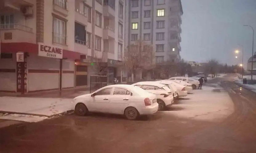 Yavuzeli'nde kar yağışı etkili oldu