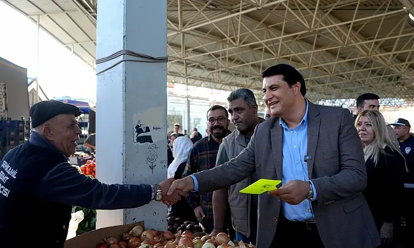 Yılmaz, pazarda vatandaş ve esnafla buluştu